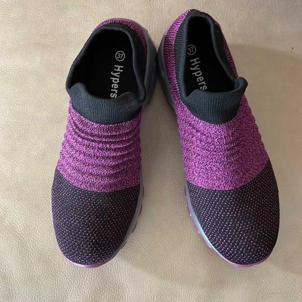 Hypersoft pink fabric walking shoes (sz 37)